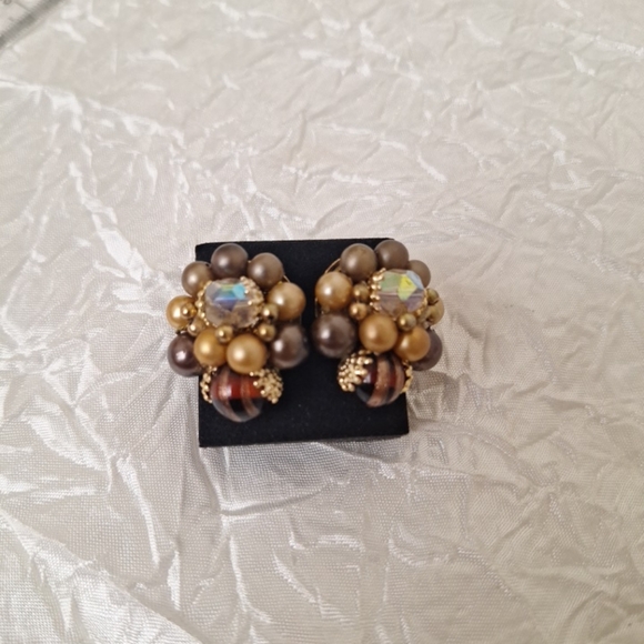 Vtg Cluster Beaded Clip-on Earrings Brown Tan Faux Pearl AB Crystal Glass Japan - Picture 2 of 8